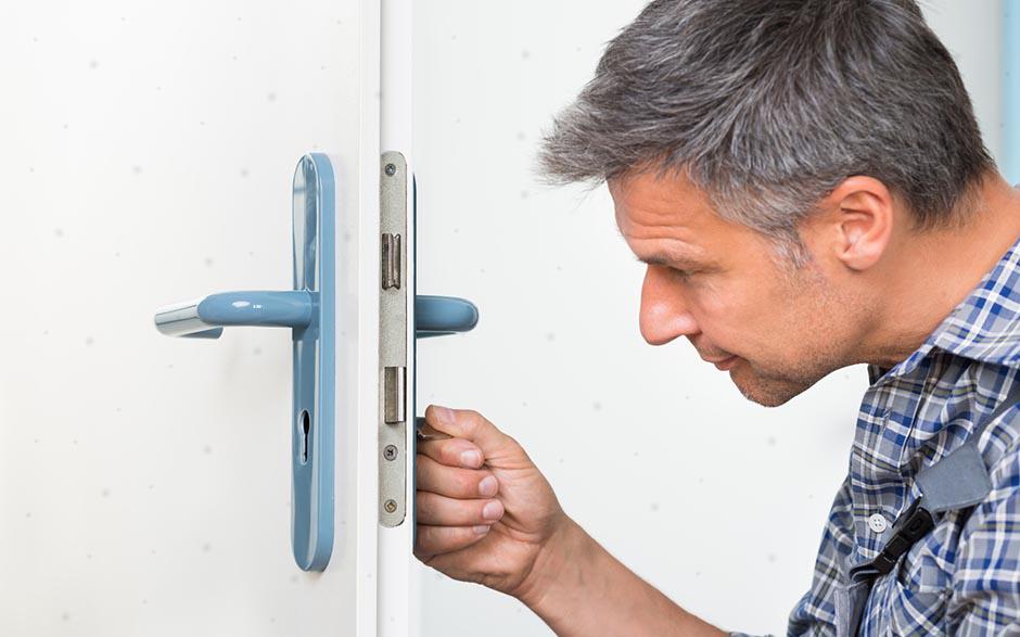 comment changer une serrure de porte d'entrée Le Raincy